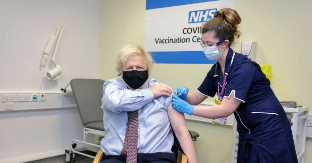 Британский премьер вакцинировался препаратом AstraZeneca