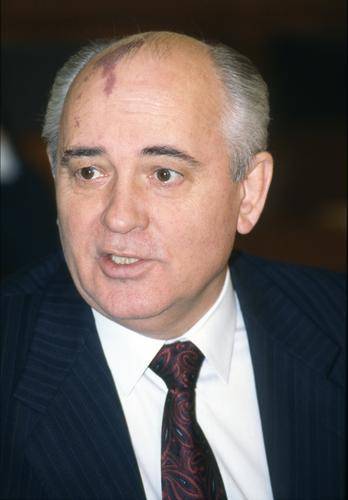 Владимир Путин поздравил «выдающегося государственного деятеля современности» Михаила Горбачева с юбилеем