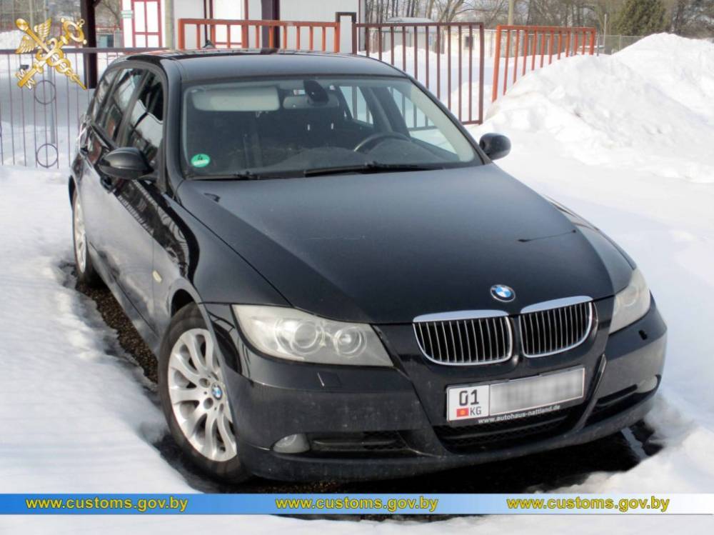 Автомобиль BMW намеревались незаконно ввезти из Евросоюза на территорию ЕАЭС, используя поддельные документы на транспортное средство