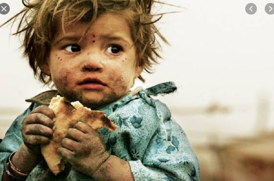 В Одесской области мать морила голодом маленькую дочь: девочка ела известь со стен
