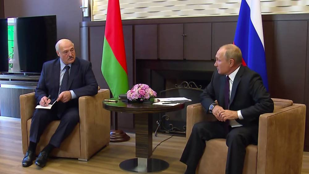 Лукашенко обменялся с Путиным данными по "раскачиванию ситуации" в странах