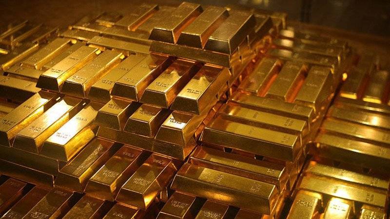 Золото дорожает после максимального с 2016 года падения за месяц