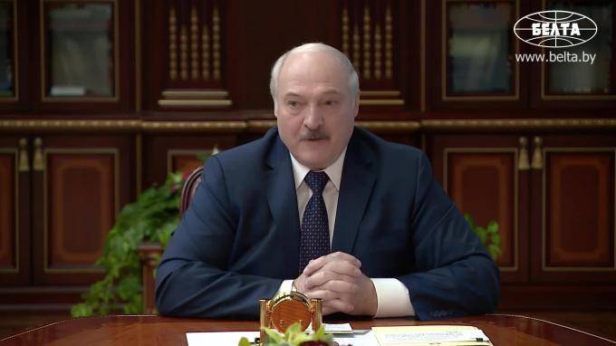 Лукашенко предложил разметить российские самолеты в Белоруссии
