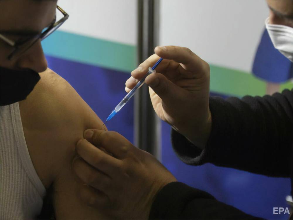 В Израиле от COVID-19 вакцинировали более половины взрослого населения
