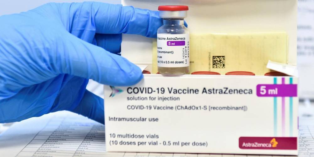 Ученые выяснили, как вакцина AstraZeneca может провоцировать появление тромбов и как это лечить