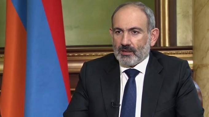Пашинян заявил, что не уедет из Армении