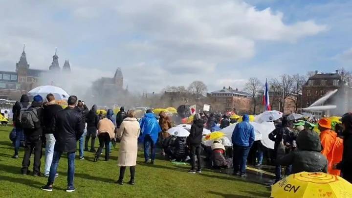 В Швеции тоже разогнали демонстрантов