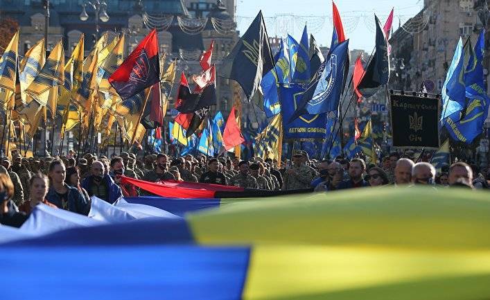 Україна молода (Украина): неуверенная позиция