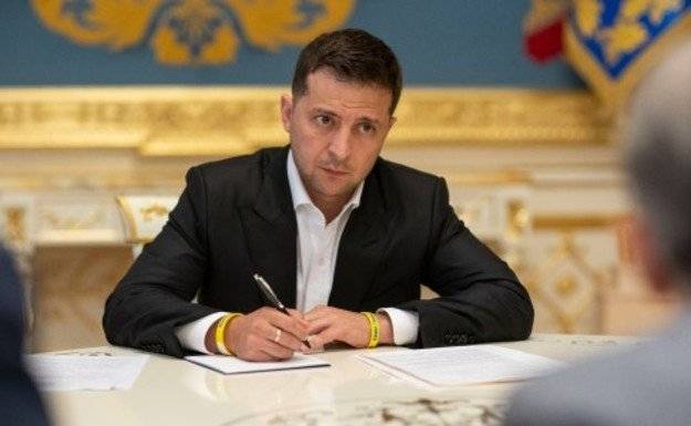 Президент подписал указ о продлении санкций в отношении Сбербанка и Проминвестбанка
