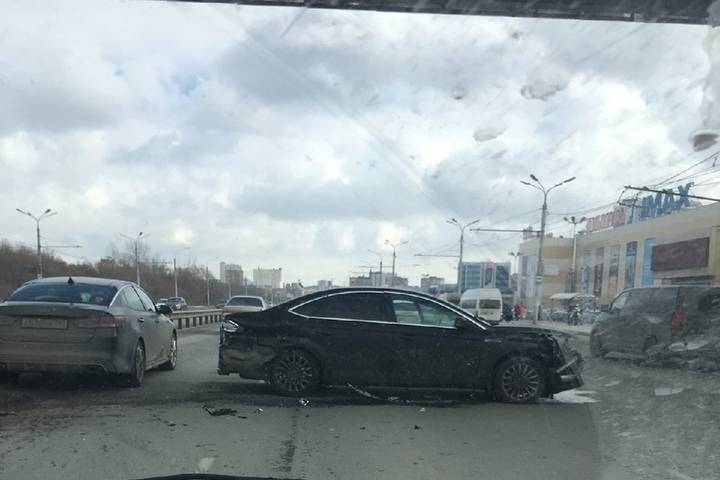 На Московском шоссе у ТРЦ «Премьер» в Рязани произошло ДТП