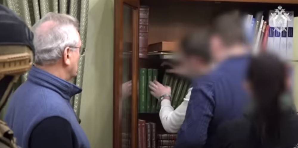 Видео с обыском в кабинете у губернатора Белозерцева опубликовал СК