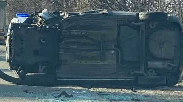 Под Киевом в результате тройной аварии перевернулось авто