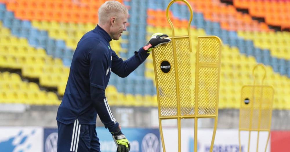 Игрок сборной России по футболу на тренировке сломал манекен