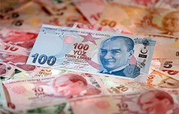 Турецкая лира рухнула на 17% после решения Эрдогана уволить главу Центробанка