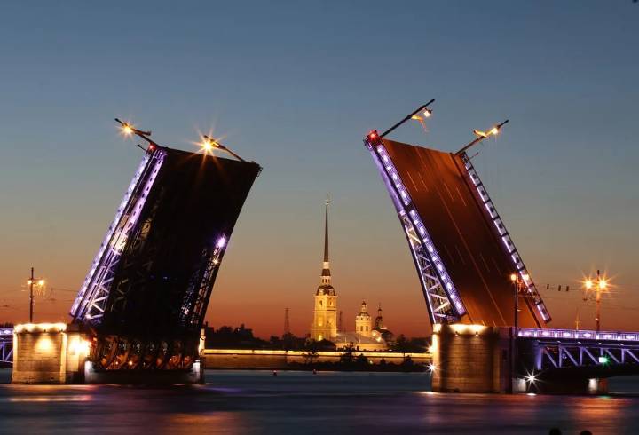 В Петербурге разведут семь мостов на этой неделе