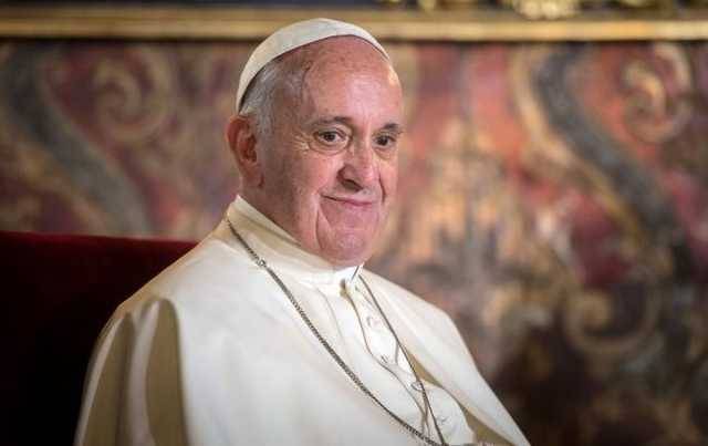 Папа Римский предупредил, что "мафия" во всем мире пытается нажиться на пандемии