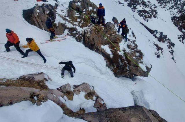 Спасатели обнаружили тело пропавшего на Эльбрусе альпиниста