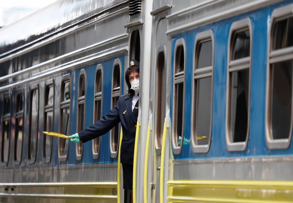 В Укрзализныце сообщили, как будут двигаться поезда в "красных" зонах