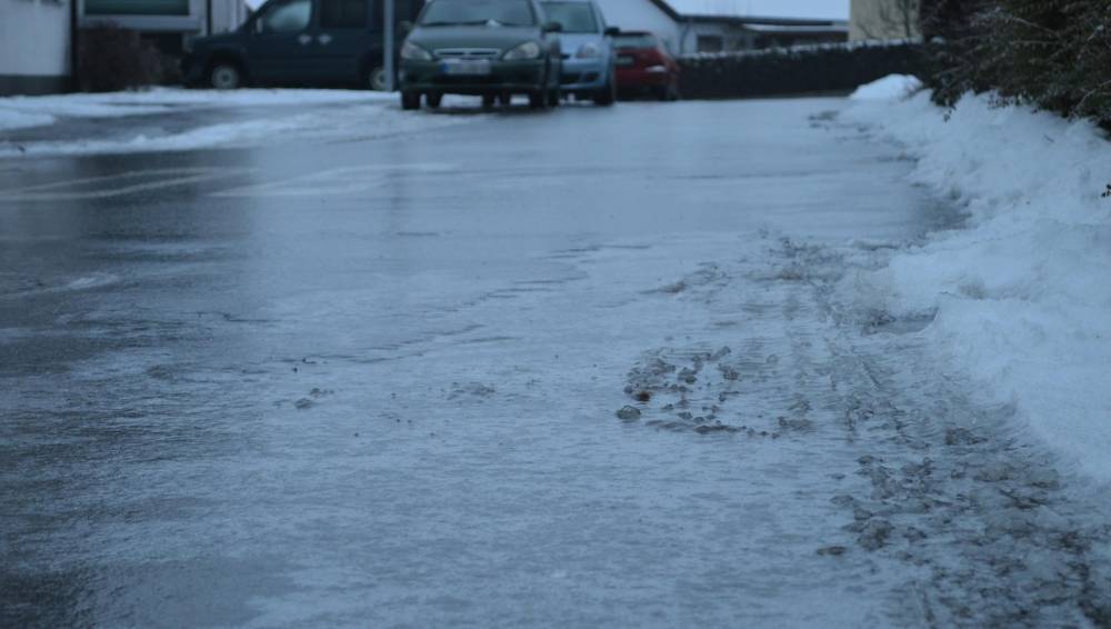 Директора УК в поселке Эммаусс под Тверью оштрафовали за лед и колеи во дворах