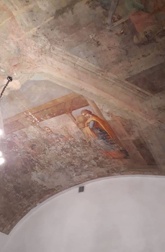 Во время ремонта в храме в Бежецке Тверской области обнаружили старинные фрески