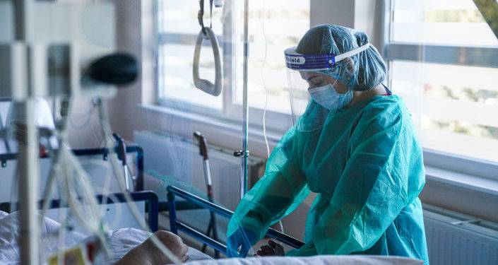 В Латвии умерли 12 человек с COVID-19, вакцинация AstraZeneca ускорилась