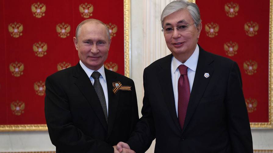 Токаев в разговоре с Путиным попросил о новой партии «Спутника V» для Казахстана