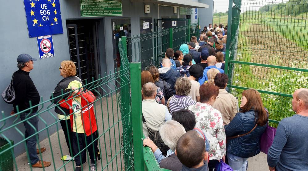 Украина не может остановить массовую миграцию своих граждан в Европу