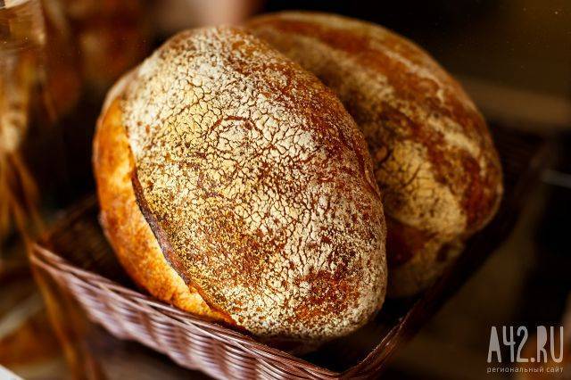 Диетолог объяснила, для кого опасен свежий хлеб
