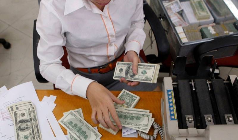 В России резко сократился спрос на наличную валюту