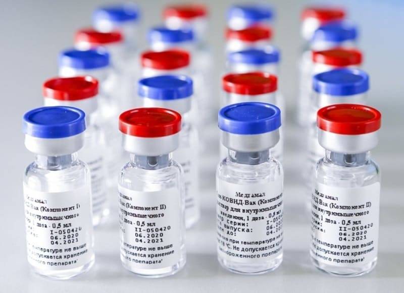 В Смоленскую область доставили еще одну партию вакцины «Спутник V»