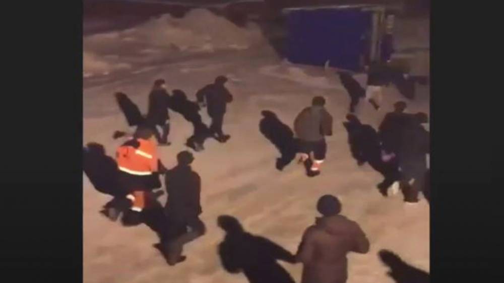 Рабочие-вахтовики устроили массовую драку под Мурманском из-за место в столовой
