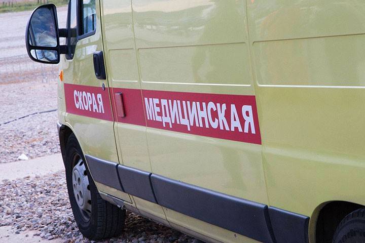 Очевидец сообщил, что при аварии на теплосети на западе Москвы пострадала девушка