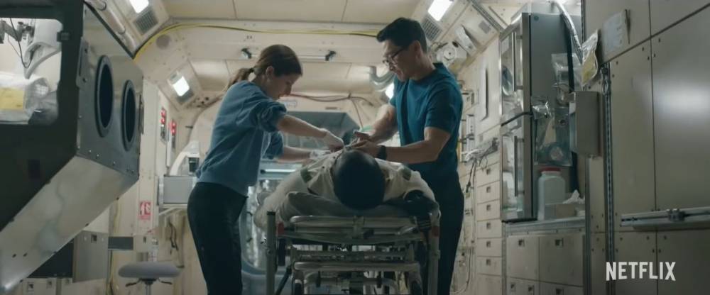 Netflix показал первый трейлер драмы "Дальний космос" о группе астронавтов