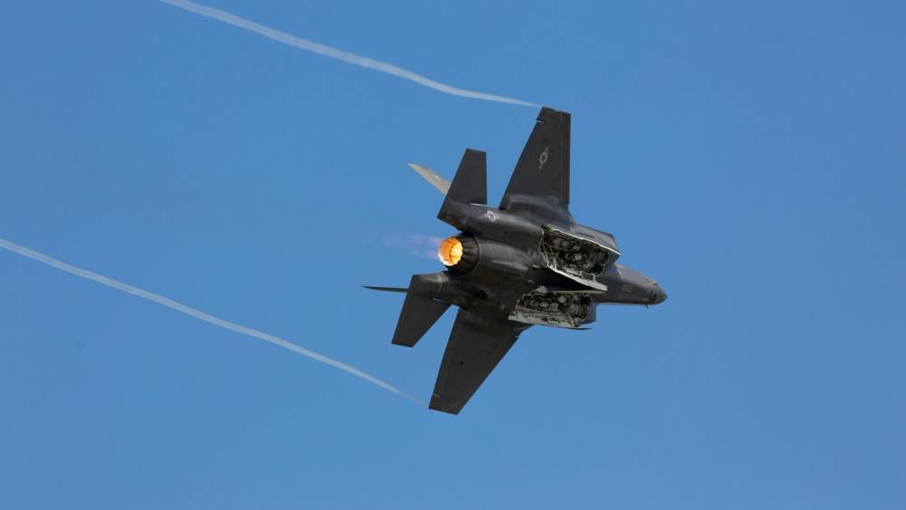США готовят свой лучший истребитель F-35 к боевым действиям с Россией