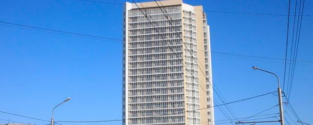 В Красноярске мужчина выпал из окна 25-го этажа
