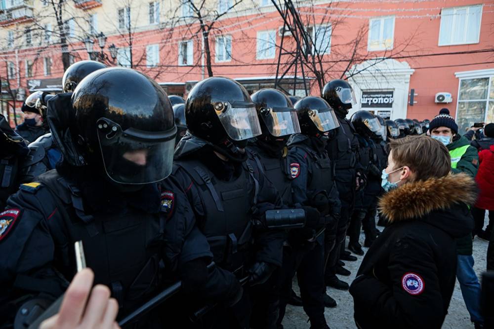 На Урале начальник полиции заявил о неспособности политиков противостоять протестам
