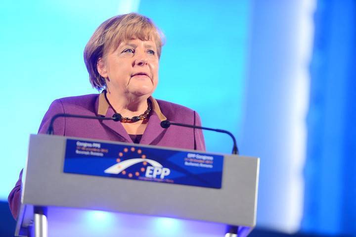 Меркель заявила, что в Германии наблюдается резкий рост случаев COVID-19