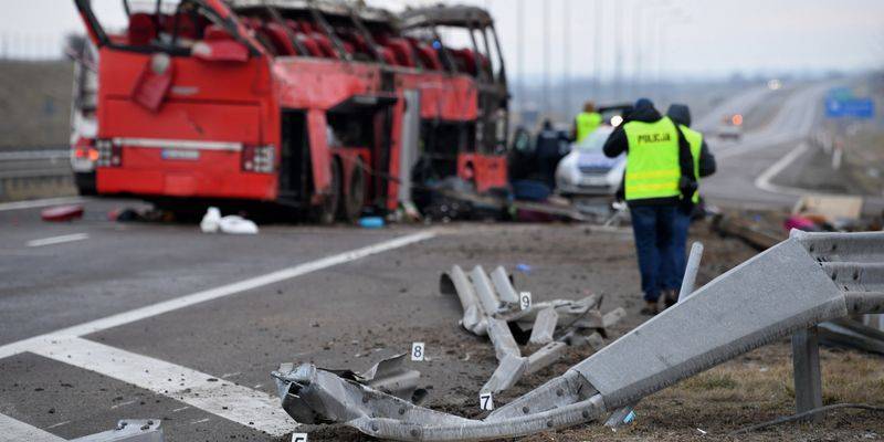 В Польше умер украинец, пострадавший в ДТП с автобусом 6 марта - ТЕЛЕГРАФ