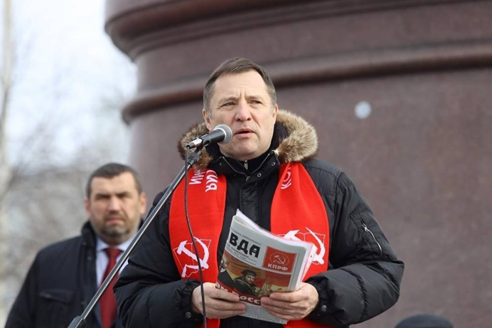 Свердловские депутаты массово уходят из системной оппозиции в «Единую Россию»