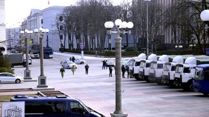 День Воли: возле резиденции Лукашенко и в центре Минска вновь автозаки