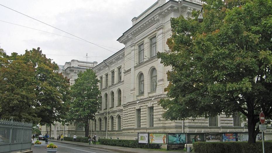 Суд в Петербурге разрешил преподавателям осматривать комнаты студентов