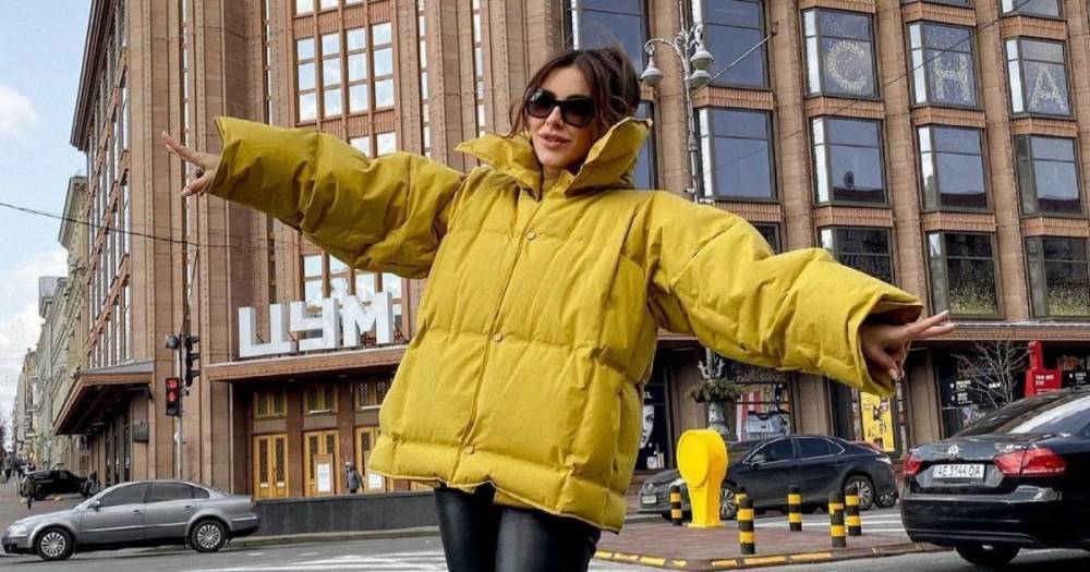 Ани Лорак в центре Киева устроила фотосет и заговорила на украинском