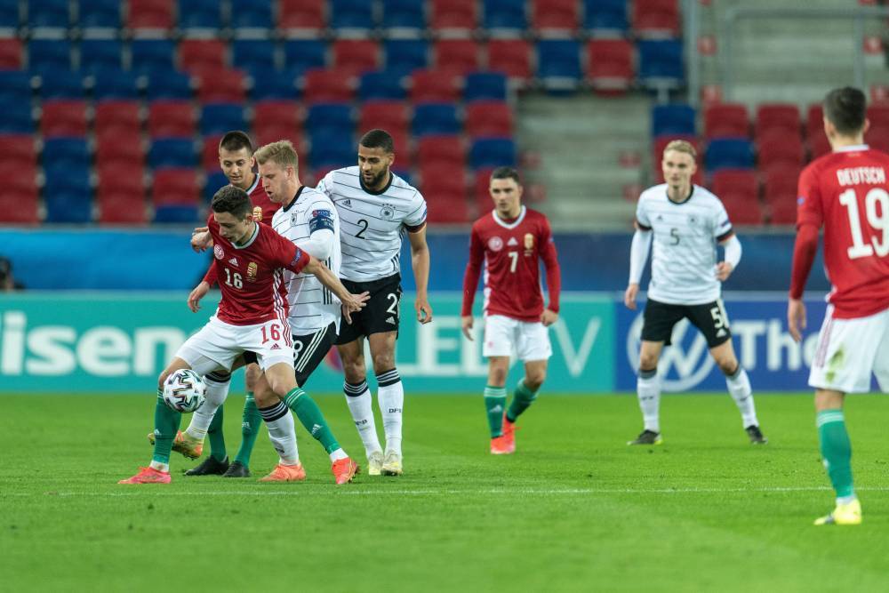 Стали известные стартовые составы на матч молодёжного Евро-2021 Россия - Исландия