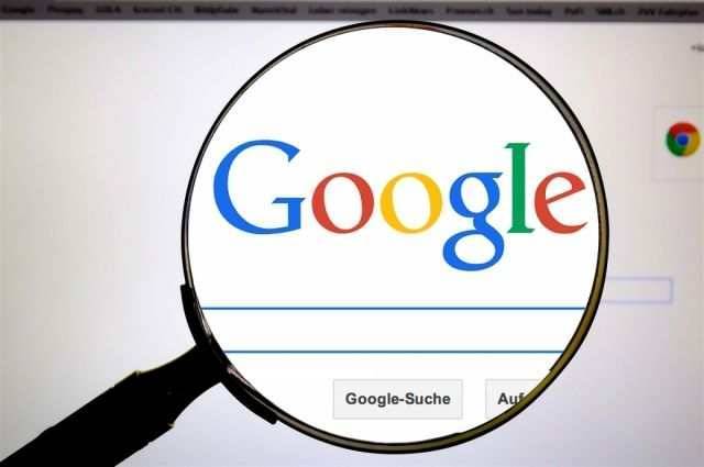 "Путин или Байден": Google "попался" на некорректном переводе фраз о политиках