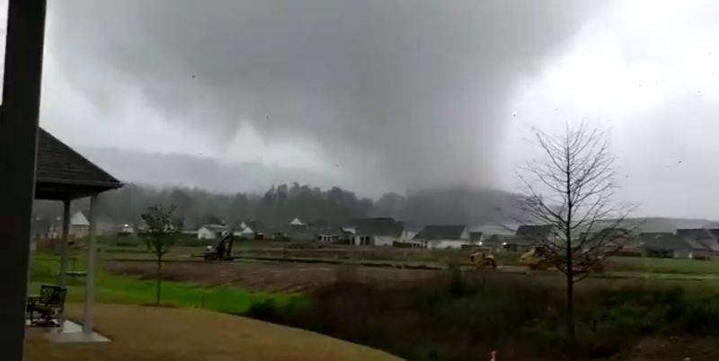 Торнадо в Алабаме, США, 26.03.2021, погибли пять человек - Видео момента - ТЕЛЕГРАФ