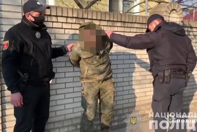 В Одесской области задержали мужчину, который бросался на прохожих с пистолетом