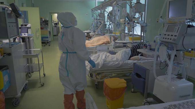 В Петербурге число зараженных коронавирусом снизилось на 27% за неделю