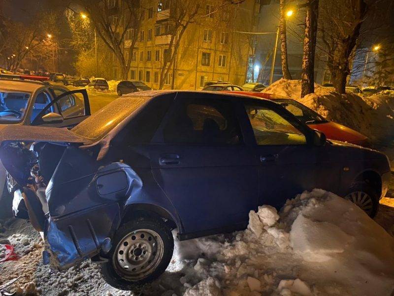 «Накидался и ушатал три машины»: в Казани пьяный батюшка снес три соседских авто и просит его простить
