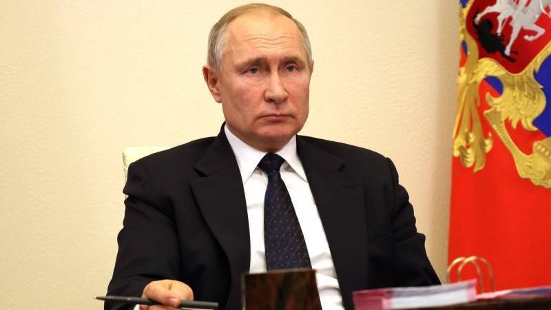 Путин поручил сохранить россиянам надбавку к пенсии за 30 лет работы в селе