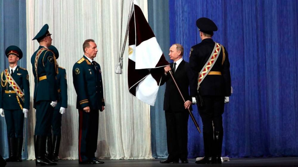 Путин поздравил росгвардейцев с профессиональным праздником